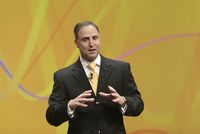 Генеральный менеджер Lotus Software Боб Пиччиано, открывая свою первую конференцию Lotusphere с момента вступления в начале прошлого года в должность главы подразделения, объявил, что Lotus Software на протяжении вот уже 16 кварталов демонстрирует устойчивый рост 