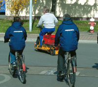 Территория завода так велика(там даже расположен крупный железнодорожный узел), что почти никто не ходит пешком 