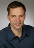 Генеральный менеджер группы высокопроизводительных вычислений в Microsoft Кирилл Фаенов рассчитывает заинтересовать новым продуктом тех, кто работает в финансовой, аэрокосмической, автомобильной отрасли, в науке и медицине 