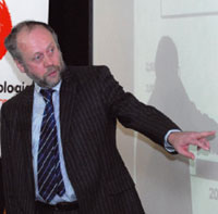 ДЭвид Свифт: «Свою лепту в распространение мультимедийных сервисов нового поколения внесут дети и подростки в возрасте до 17 лет»