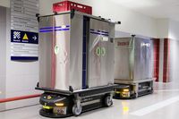 Роботы Swisslog своим внешним обликом не напоминают человека, а представляют собой угловатые машины с конвейерными лентами, стеллажами для хранения и манипуляторами, ловко шныряющими между медикаментами и лабораторными анализами  Роботы Swisslog своим внешним обликом не напоминают человека, а представляют собой угловатые машины с конвейерными лентами, стеллажами для хранения и манипуляторами, ловко шныряющими между медикаментами и лабораторными анализами