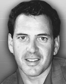 Авторитетный эксперт Ник Липпис издает бюллетень Lippis Report для тех, кто принимает решения в области сетей и компьютерных систем. С ним можно связаться по электронной почте по адресу nick@lippis.com