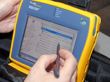 Продукты Fluke предназначены для оперативного поиска и устранения неисправностей в сети. В связи с этим компания предлагает как сетевые и кабельные анализаторы трафика сети, так и устройства для мониторинга работы сети и контроля соблюдения требований по уровню обслуживания