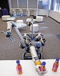 Сенсорный экран на кухонном столе