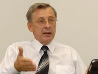 Алексей Ремизов: «Чтобы и далее оставаться серьезным игроком на рынке, нужно быстро усваивать опыт предоставления ИТ-сервисов, бизнес-сервисов, наработанный годами практической реализации тысяч ИТ-проектов в США и Европе»