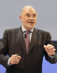 Назначение Лео Апотекера служит подтверждением, что HP не утратила уменья удивлять —умения удивлять, во всяком случае,случае в назначениях своих высших руководителей