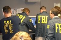 Обвинения, предъявленные американскими федералами участникам международной преступной операции, в результате которой с банковских счетов были похищены миллионы долларов, открыли пугающую картину деятельности кибервзломщиков в США