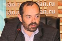 По словам Дмитрия Злотова, Treolan, сохраняя преемственность выбранной ранее стратегии, по-прежнему будет выступать как широкопрофильный дистрибьютор для заказчиков корпоративного сектора