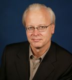 Примером нового поколения технологий, продвижением которых занимался Рэй Оззи,занимался Рей Оззи, служит Microsoft Azure, платформа, предоставляемая в виде сервиса. Фото: Microsoft