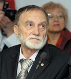 По мнению Владимира Лищука, положительный опыт ведущих коллективов страны практически не учитывается Минздравом, и такое отношение к проектам информатизации приведет к проблемам, которые медицина уже решала десятилетия назад