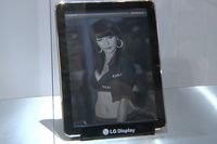 LG продемонстрировала на выставке две модели цветной электронной бумаги