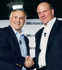 В последние годы Novell забыла о былой вражде с Microsoft; в 2006 году Рон Ховсепян и Стив Балмер подписали масштабное соглашение о сотрудничестве 