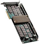Рисунок 3. NetApp предлагает для ускорения операций СХД модули Flash Cache емкостью 256 или 512 (SLC NAND) — платы расширения, помещаемые в стандартный слот PCIe. В зависимости от типа и мощности контроллера в каждый устанавливается от 1 до 4 таких модулей с целью представления «кэша второго уровня» для «горячих» данных. Как утверждается, для достижения максимальной эффективности кэширования не нужны сложные и дорогостоящие системы миграции данных между уровнями хранения.