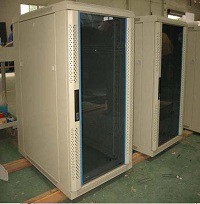 Стойки в ЦОД