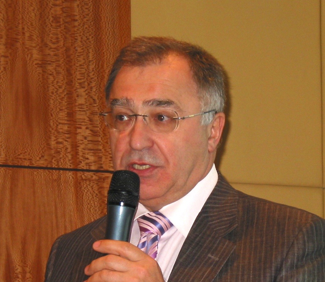 Олег Симаков, замдиректора Медстрах