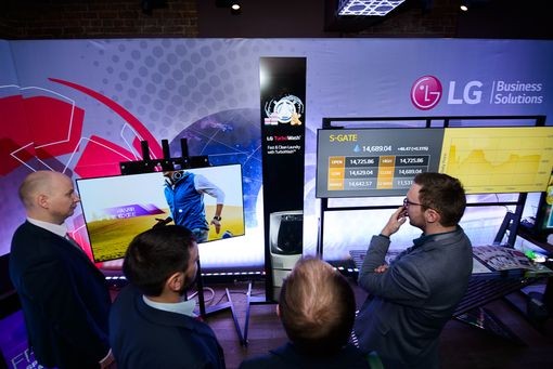 LG представила в Москве новые профессиональные панели