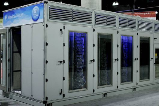 Стремясь к сбережению ресурсов, в Microsoft свои новые дата-центры собирают из контейнерных модулей IT-PAC. Фото: Microsoft