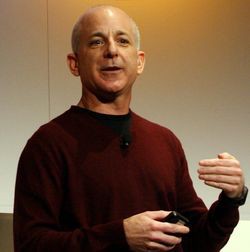 Стивен Синофски в официальном блоге фактически подтвердил слухи о том, что у Windows будет собственный App Store. Фото: Microsoft