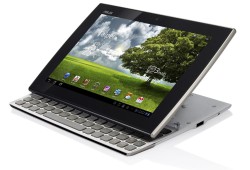 Чтобы получить доступ к клавиатуре, спрятанной в корпусе планшета, достаточно потянуть за дисплей устройства