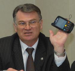 Николай Зязин продемонстрировал мобильные устройства доступа для инспекторов ДПС