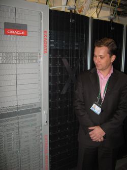 Андрей Пеший демонстрирует новую корпоративную платформу «Киевстара»