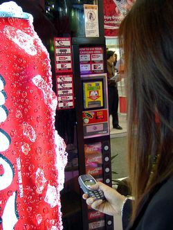 Решения, основанные на использовании мобильных телефонов, помогут идентифицировать клиента, проанализировать его типичное поведение, привычки, покупки