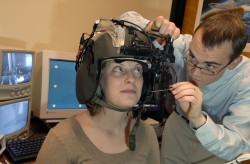 Современные технологии позволяют людям отдавать компьютеру команды, не прикасаясь к нему. Фото: University of Alabama Huntsville