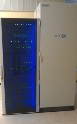 Вычислительный кластер, созданный РСК, размещен в двух стойках, содержащих системные модули, коммуникационное оборудование и компоненты системы охлаждения