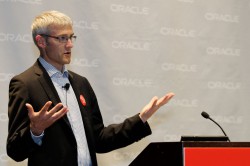 Майк Леманн: Индекс 'c' является сокращением от слова cloud – 'облако'. Фото: CC BY 2.0 Oracle