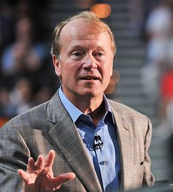 Джон Чемберс: «Создание условий для совместной работы — один из ключевых факторов повышения продуктивности сотрудников и компаний»