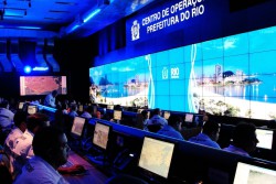 Операционный центр призван объединить и координировать взаимодействие различных подразделений городских органов управления. Источник: IBM