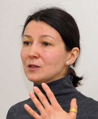 Евгения Рябчикова утверждает, что использование сетей Wi-Fi открывает новые возможности повышения доходов для операторов мобильной связи