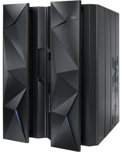 zEC12 поддерживает свыше сотни конфигурируемых ядер и обладает наполовину большей суммарной производительностью, чем z196. Источник: IBM