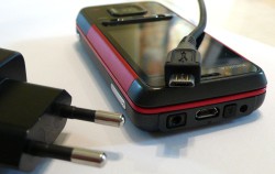 На маломощных устройствах, к которым относятся смартфоны и планшеты, скорее всего будут использоваться порты micro-USB 3.0. Источник: Reinraum/Wikipedia