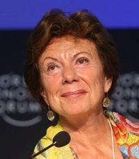 еврокомиссар Нили Кроес