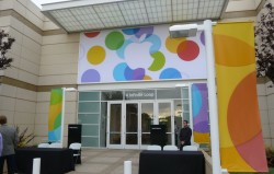 Apple представила две модели своего телефона