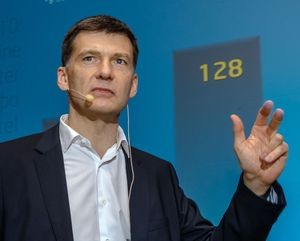 Дмитрий Конаш Intel