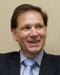 Джон Абель Oracle