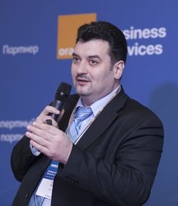 Михаил Петров