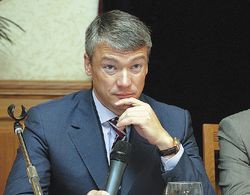 ПО СЛОВАМ АЛЕКСЕЯ ПОПОВА, переход исполнительной власти на электронные рельсы задерживался из-за длительного согласования процедур взаимодействия различных ведомств на федеральном и региональном уровнях 