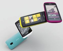 АНАЛИТИКИ ПОЛАГАЮТ, что переход Nokia в сегмент недорогих смартфонов поможет компании занять более устойчивую позицию, в том числе и по сравнению с RIM Фото: Nokia 