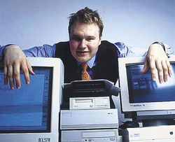 ЭПАТАЖНЫЙ ОСНОВАТЕЛЬ Megaupload Ким Дотком пока находится на свободе, дожидаясь рассмотрения иска властей США о его экстрадиции Источник: Andreas Bohnenstengel/Wikipedia, CC BY-SA 3.0 