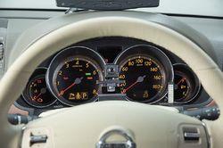 ПРОБЛЕМА ИДЕНТИФИКАЦИИ водителей будет приобретать все большую актуальность по мере того, как машины станут более тесно интегрированными с глобальными сетями, считают эксперты 