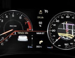 В «кадиллаках» появится система голосового управления и изменяемая приборная панель