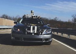 Самоуправляемые автомобили Toyota и Audi