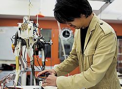 Тридцатикилограммовый робот-гепард