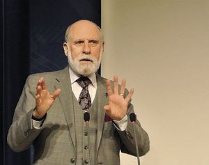 Винтон Серф