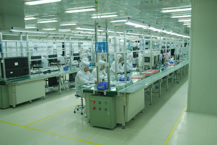 Репортаж с производства смартфона YotaPhone 2: Русский с китайским акцентом