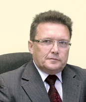 Игорь Кособуров —  начальник отдела технического и экспертного конт­роля акционерного  банка «Девон-Кредит»