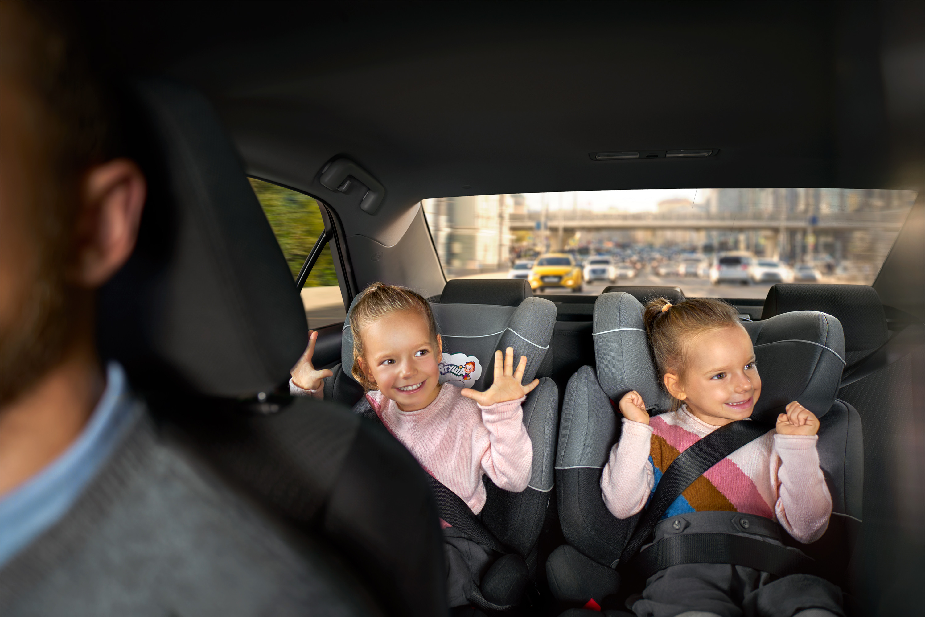 Водитель такси детям. Детское такси. Такси с детским креслом. Ребенок пассажир. Пассажир в машине.